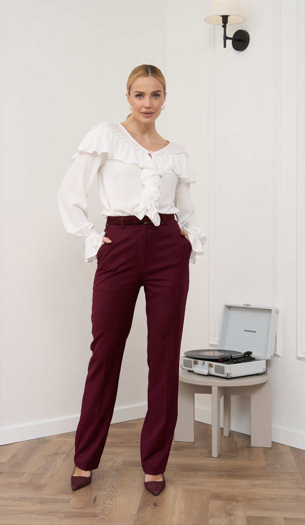 Фото belaa-bluza-s-rusami-011 товару Біла блуза з рюшами