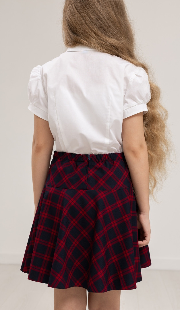 Фото belaa-bluzka-dla-devocki-s-broskoj-5 товару Біла блузка для дівчинки з брошкою0