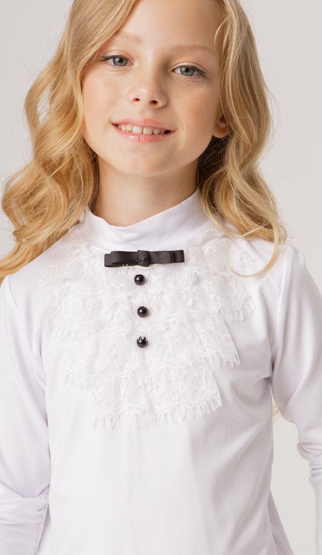 Фото belyj-golf-dla-devocki-s-zabo-05 товару Білий гольф для дівчинки з жабо0