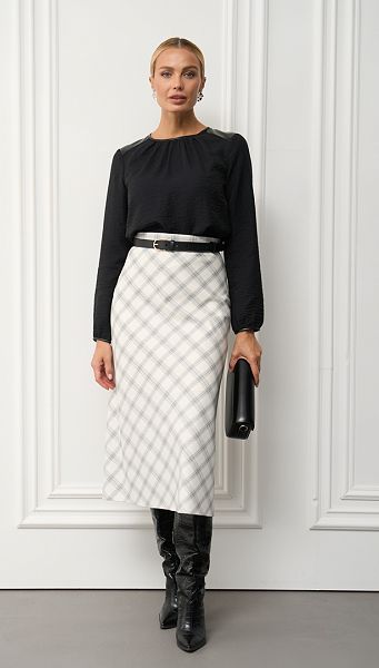 Фото bluza-bazovaa-cernaa-01 товару Блуза базова чорна Фото bluza-bazovaa-cernaa-01 товару Блуза базова чорна