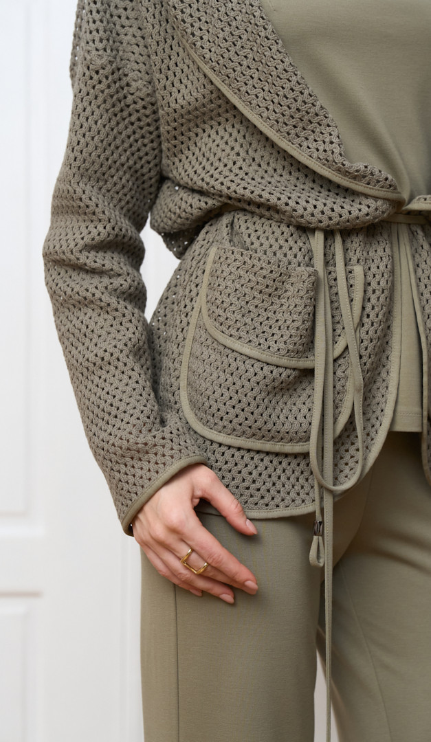 Фото bluza-zenskaa-iz-hlopka-olivkovaa-04 товару Блуза жіноча з бавовни оливкова0