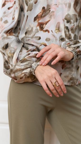 Фото bluza-zenskaa-v-akvarelnyj-print-5 товару Блуза жіноча в акварельний принт0 Фото bluza-zenskaa-v-akvarelnyj-print-5 товару Блуза жіноча в акварельний принт0