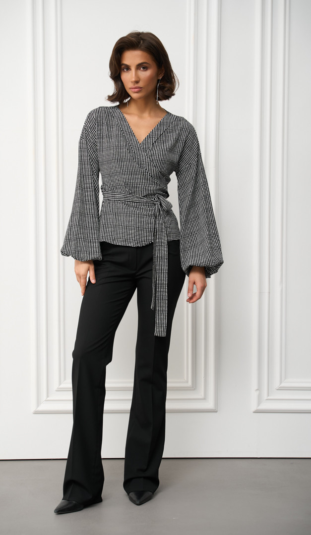 Фото bluzka-na-zapah-s-obemnymi-rukavami-2 товара Блузка на запах с обьёмными рукавами0