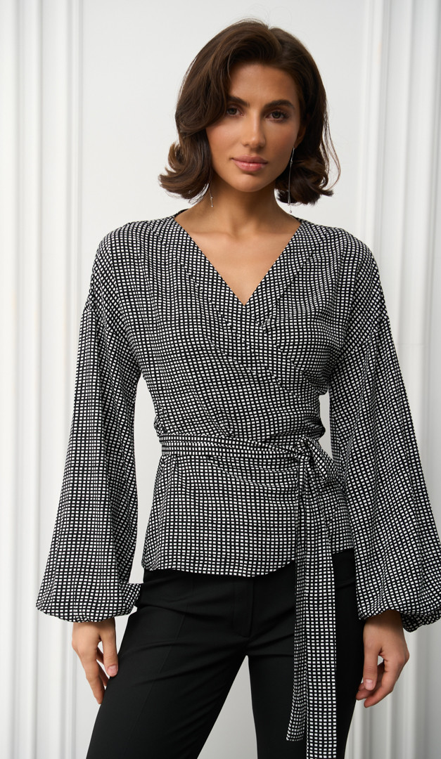 Фото bluzka-na-zapah-s-obemnymi-rukavami-3 товара Блузка на запах с обьёмными рукавами0