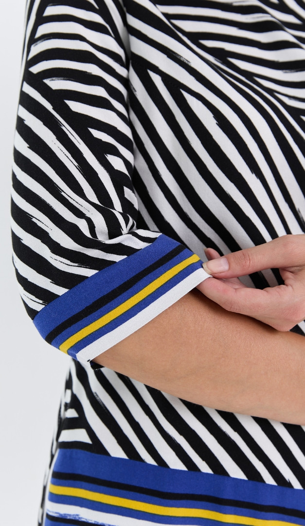 Фото bluzka-pramaa-cerno-belyj-print-3 товара Блузка прямая чёрно-белый принт0