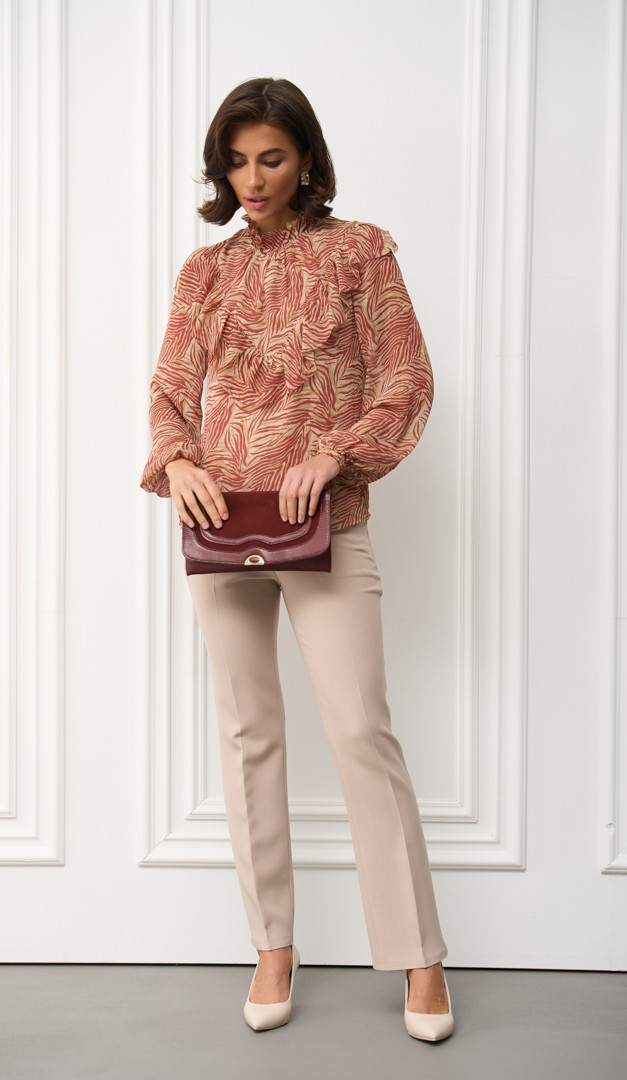 Фото bluzka-sifonovaa-v-animalisticeskij-print-2 товара Блузка шифоновая в анималистический принт0