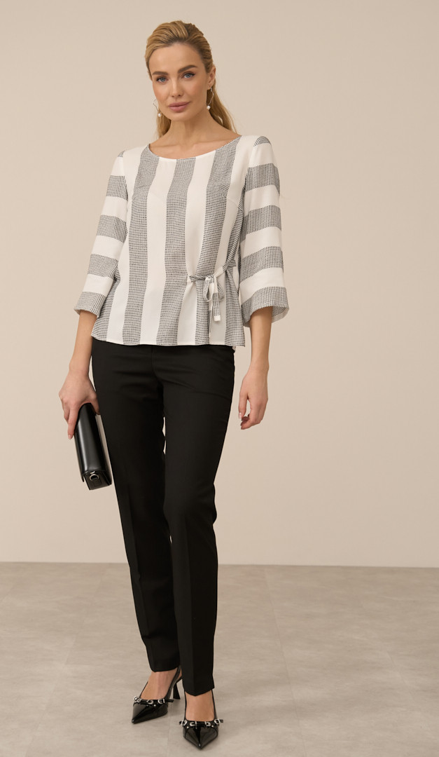 Фото bluzka-svobodnogo-kroa-v-polosku-cernuu-01 товару Блузка вільного крою в смужку чорну