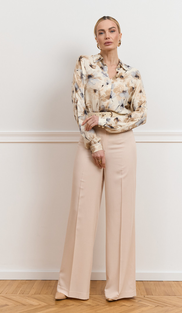 Фото bluzka-v-cvetocnyj-print-slivocnaa-3 товару Блузка в квітковий принт вершкова 0