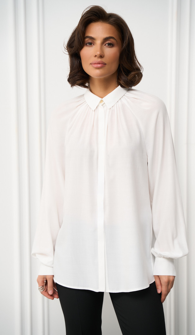 Фото bluzka-zenskaa-reglan-svobodnogo-kroa-molocnaa-03 товара Блузка женская реглан свободного кроя молочная0