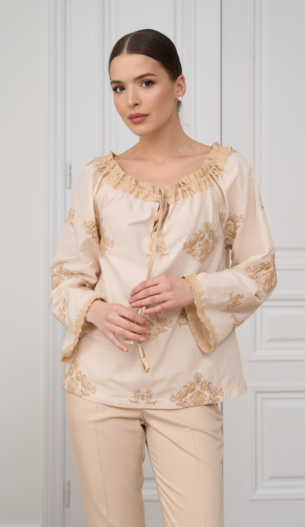 Фото bluzka-zenskaa-svobodnogo-kroa-s-vysivkoj-slivocnaa-02 товара Блузка женская свободного кроя с вышивкой сливочная0