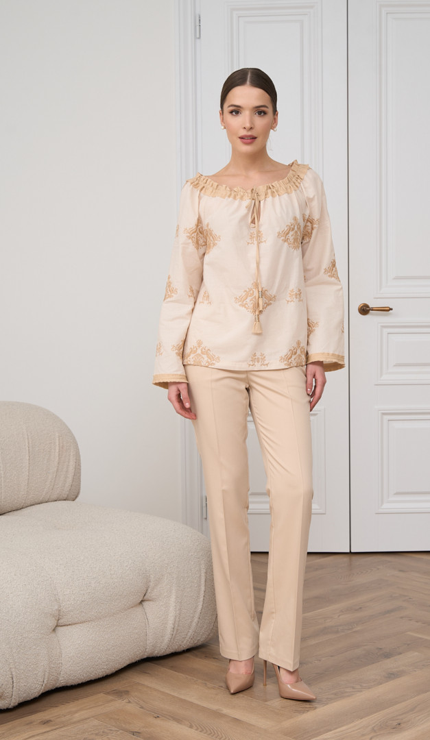 Фото bluzka-zenskaa-svobodnogo-kroa-s-vysivkoj-slivocnaa-05 товара Блузка женская свободного кроя с вышивкой сливочная0