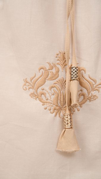 Фото bluzka-zenskaa-svobodnogo-kroa-s-vysivkoj-slivocnaa-06 товара Блузка женская свободного кроя с вышивкой сливочная0 Фото bluzka-zenskaa-svobodnogo-kroa-s-vysivkoj-slivocnaa-06 товара Блузка женская свободного кроя с вышивкой сливочная0