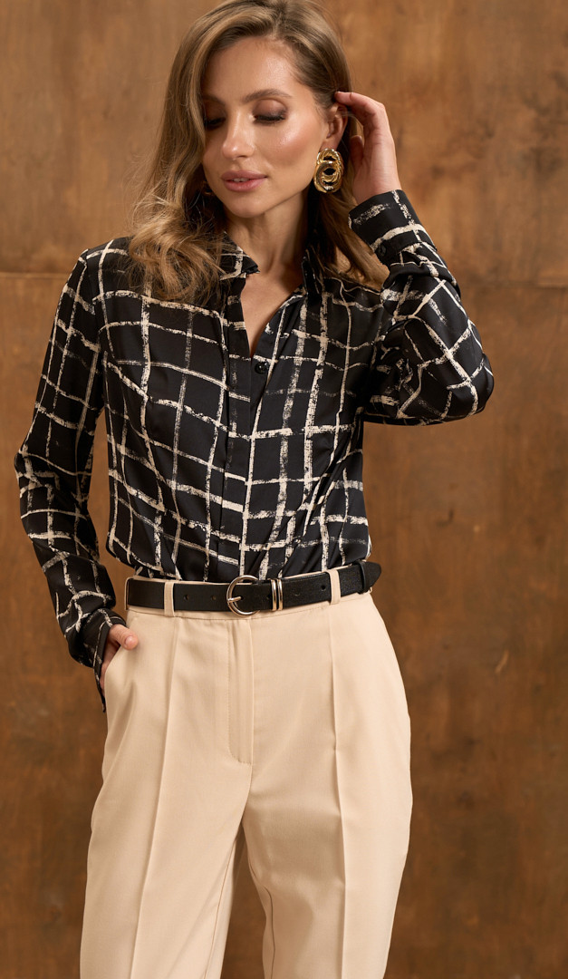 Фото bluzka-zenskaa-v-kletocku-cernaa-01 товара Блузка женская в клеточку черная 0