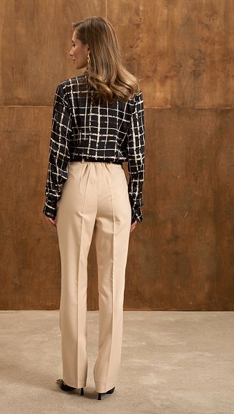 Фото bluzka-zenskaa-v-kletocku-cernaa-07 товара Блузка женская в клеточку черная 0 Фото bluzka-zenskaa-v-kletocku-cernaa-07 товара Блузка женская в клеточку черная 0