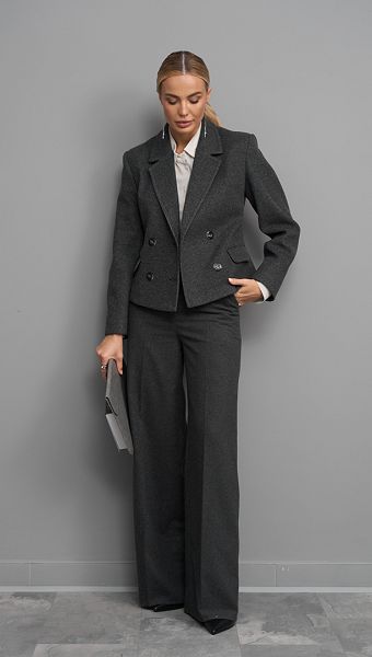 Фото bruki-pramye-iz-sersti-serye-02 товару Штани прямі з вовни сірі0 Фото bruki-pramye-iz-sersti-serye-02 товару Штани прямі з вовни сірі0