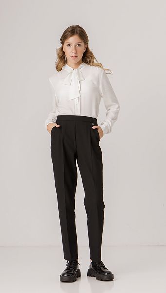 Фото bruki-s-lampasami-na-rezinke-21 товара Брюки с лампасами на резинке Фото bruki-s-lampasami-na-rezinke-21 товара Брюки с лампасами на резинке