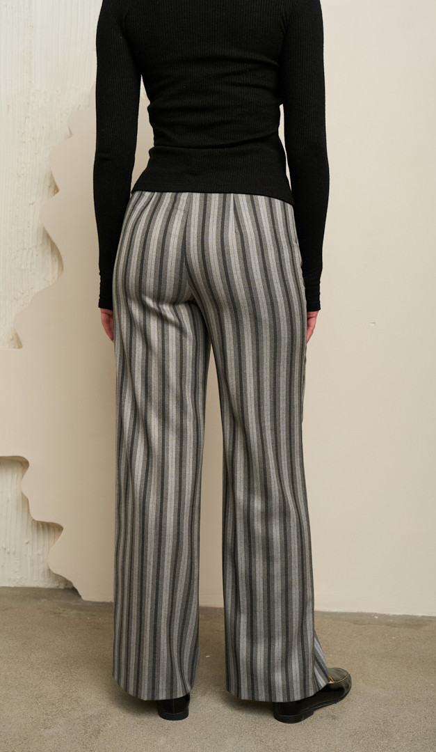 Фото bruki-vladlena-3 товара Брюки Владлена0