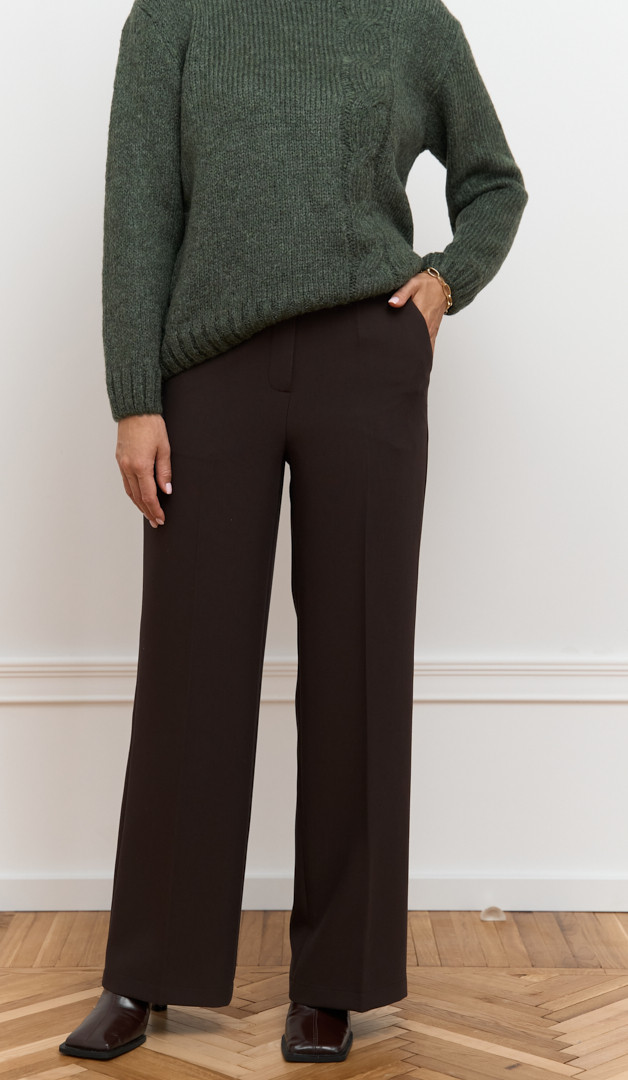 Фото bruki-zenskie-pramye-sokoladnye-03 товару Штани жіночі прямі шоколадні0