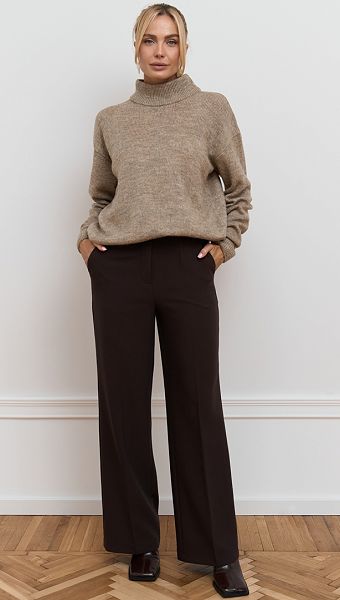 Фото bruki-zenskie-pramye-sokoladnye-05 товару Штани жіночі прямі шоколадні0 Фото bruki-zenskie-pramye-sokoladnye-05 товару Штани жіночі прямі шоколадні0