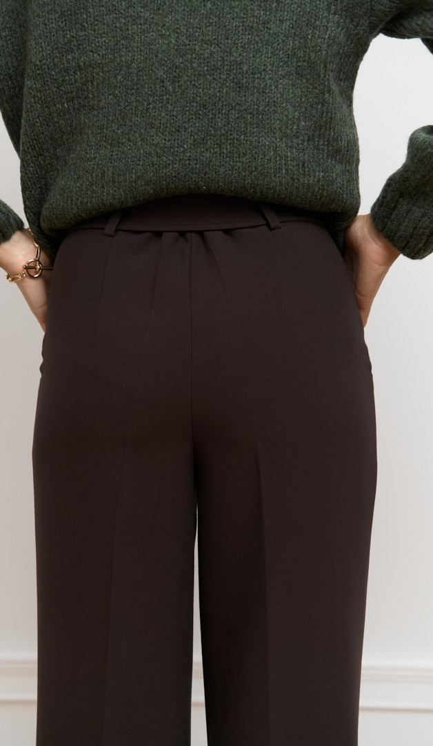 Фото bruki-zenskie-pramye-sokoladnye-06 товару Штани жіночі прямі шоколадні0