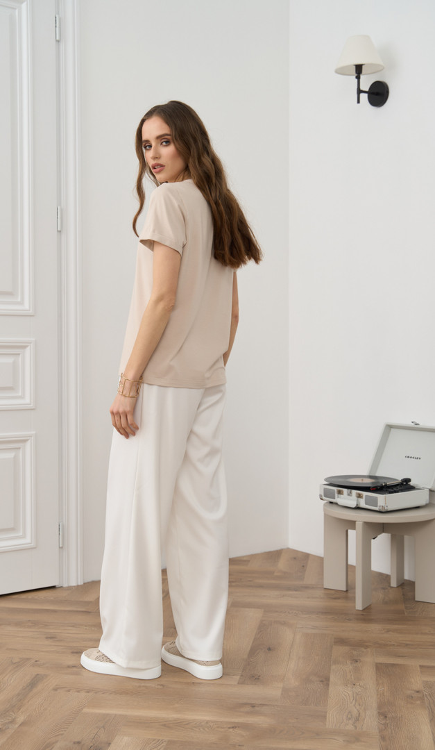 Фото futbolka-zenskaa-bazovaa-bezevaa-04 товару Футболка жіноча базова бежева0