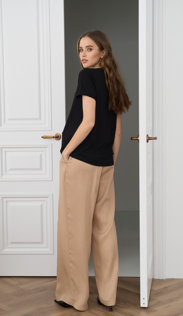 Фото futbolka-zenskaa-bazovaa-cernaa-03 товара Футболка женская базовая черная0