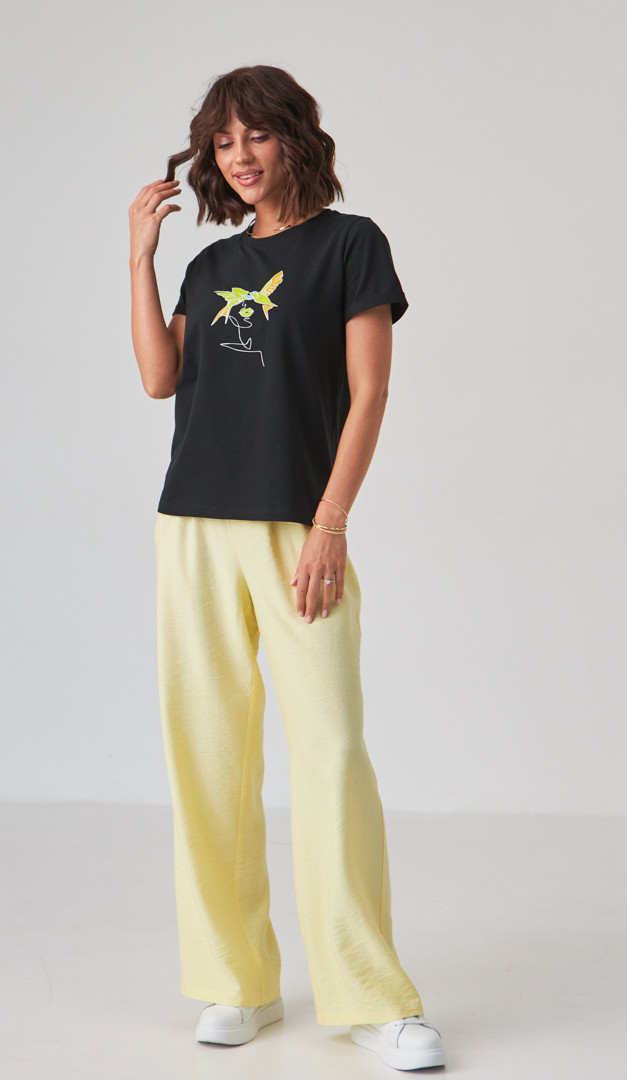 Фото futbolka-zenskaa-cernaa-s-printom-01 товару Футболка жіноча чорна з принтом