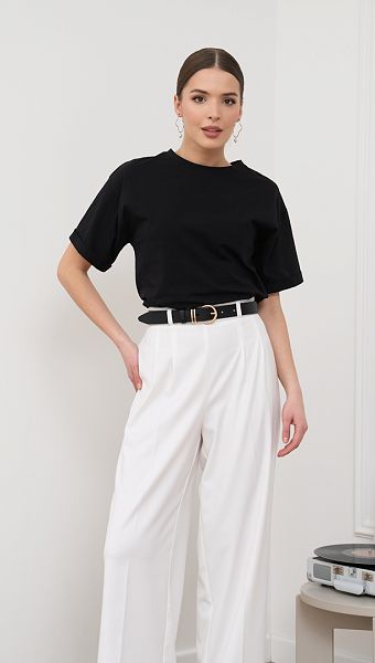 Фото futbolka-zenskaa-cernaa-s-ukraseniem-08 товару Футболка жіноча чорна з прикрасою0 Фото futbolka-zenskaa-cernaa-s-ukraseniem-08 товару Футболка жіноча чорна з прикрасою0