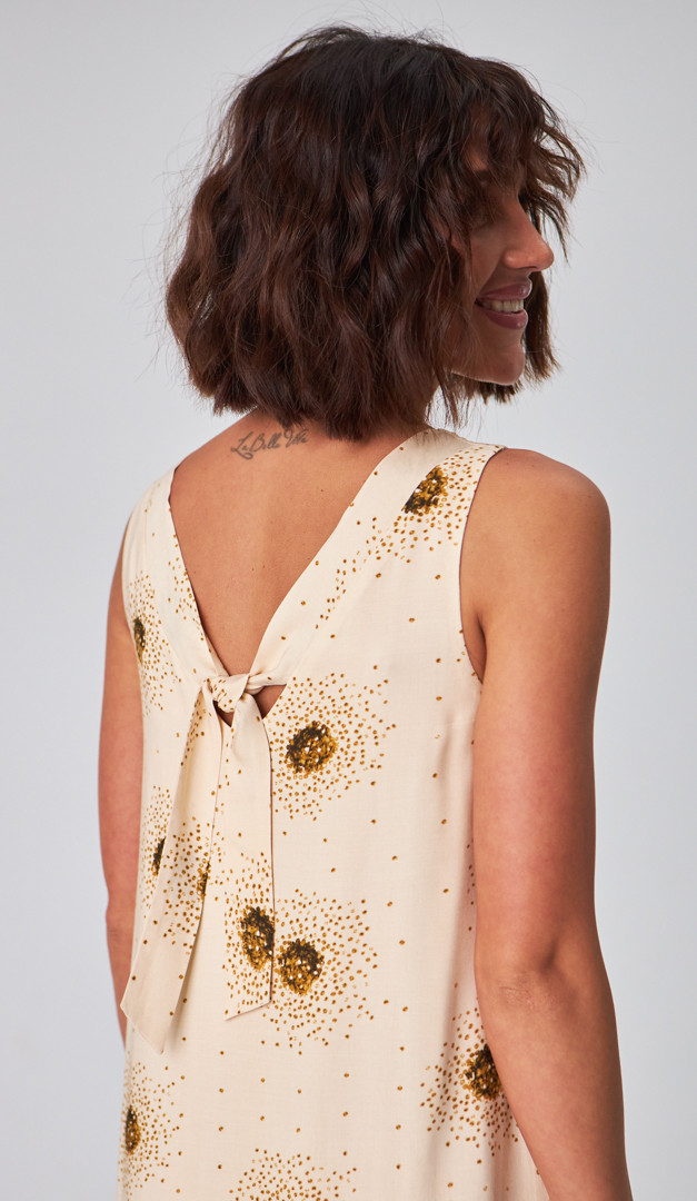 Фото letnij-sarafan-trapecia-bezevyj-05 товара Летний сарафан трапеция бежевый0