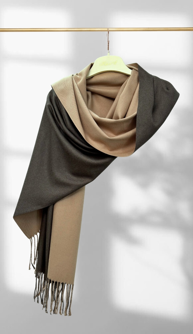 Фото palantin-dvustoronnij-pesocno-seryj-01 товара Палантин Двусторонний песочно-серый