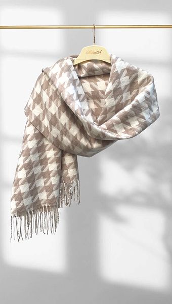 Фото palantin-gusinaa-lapka-molocno-bezevyj-01 товара Палантин гусиная лапка молочно-бежевый Фото palantin-gusinaa-lapka-molocno-bezevyj-01 товара Палантин гусиная лапка молочно-бежевый