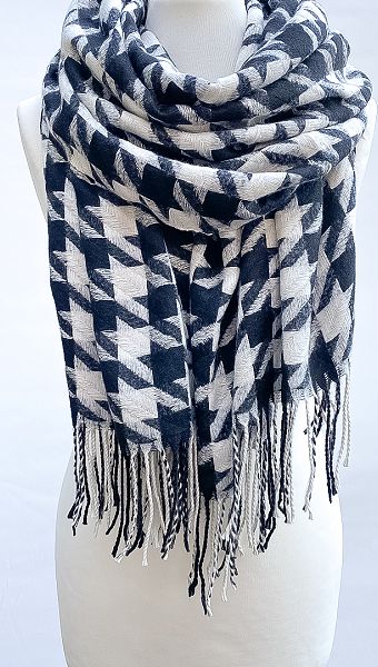 Фото palantin-zakkard-molocno-cernyj-01 товара Палантин жаккард молочно-черный Фото palantin-zakkard-molocno-cernyj-01 товара Палантин жаккард молочно-черный