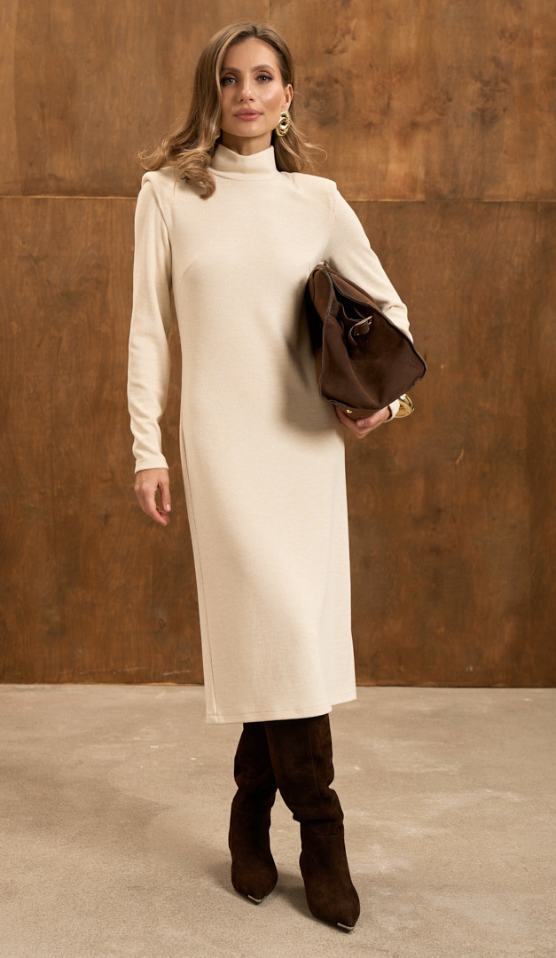 Фото plate-trikotaznoe-midi-molocnoe-01 товару Сукня трикотажна міді молочна