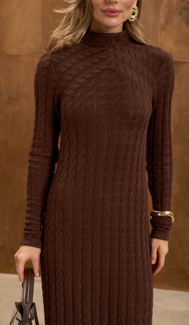 Фото plate-trikotaznoe-s-kosami-sokoladnoe-04 товару Сукня трикотажна з косами шоколадна 0