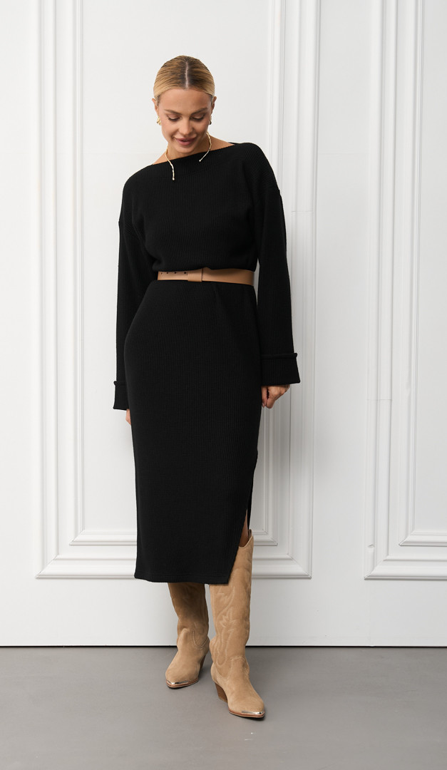 Фото plate-trikotaznoe-s-razrezom-midi-cernoe-05 товару Сукня трикотажна з розрізом міді чорна