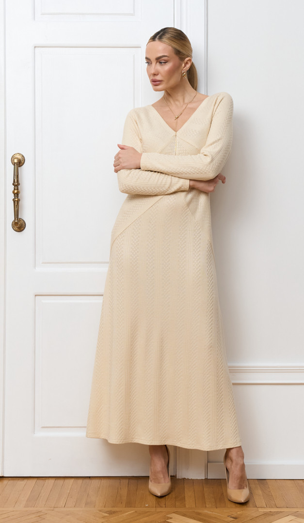 Фото plate-trikotaznoe-s-uzorom-slivocnoe-01 товара Платье трикотажное с узором сливочное0