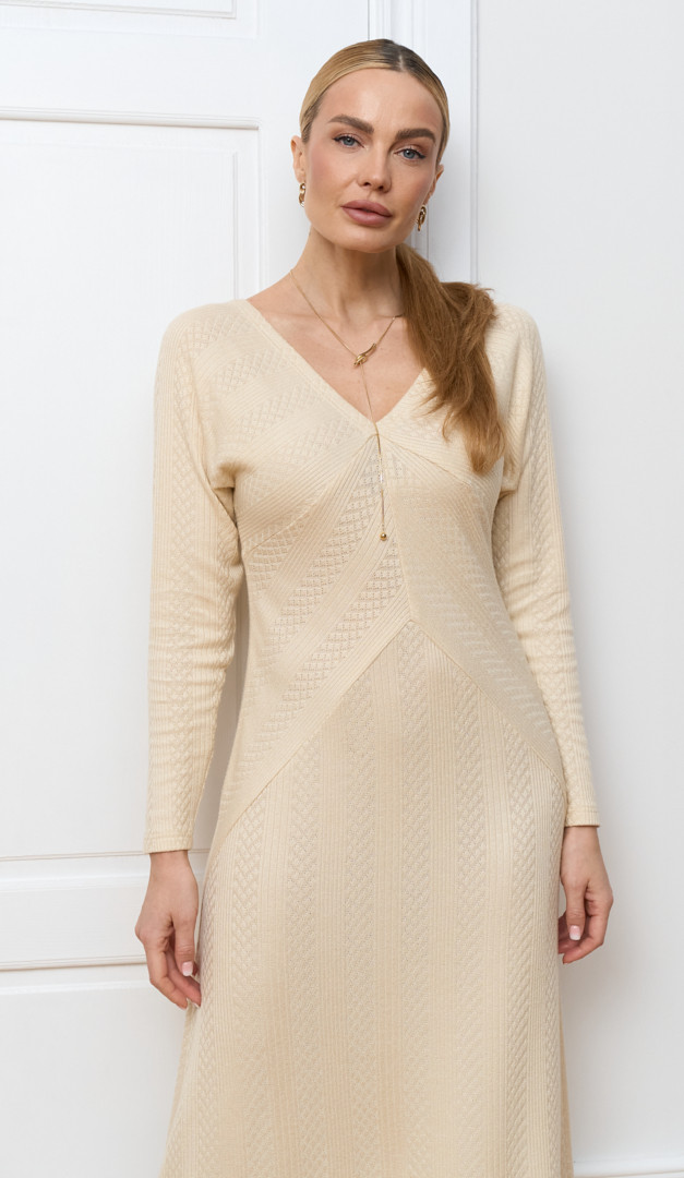 Фото plate-trikotaznoe-s-uzorom-slivocnoe-02 товара Платье трикотажное с узором сливочное0