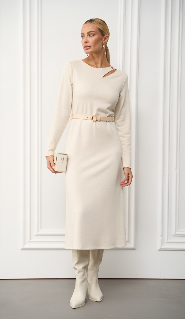 Фото plate-trikotaznoe-s-vyrezom-molocnoe-01 товару Сукня трикотажна з вирізом молочна