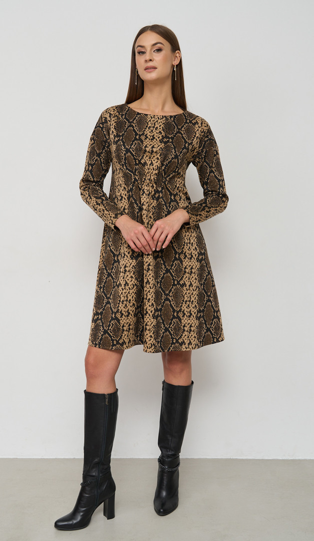 Фото plate-trikotaznoe-v-animalisticeskij-print-01 товара Платье трикотажное в анималистический принт