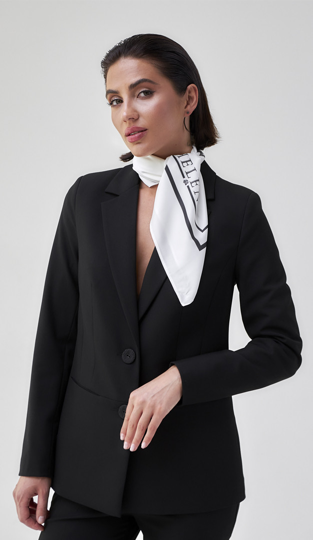 Фото platok-brendovyj-helena-molocnyj-02 товара Платок брендовый HELENA молочный0