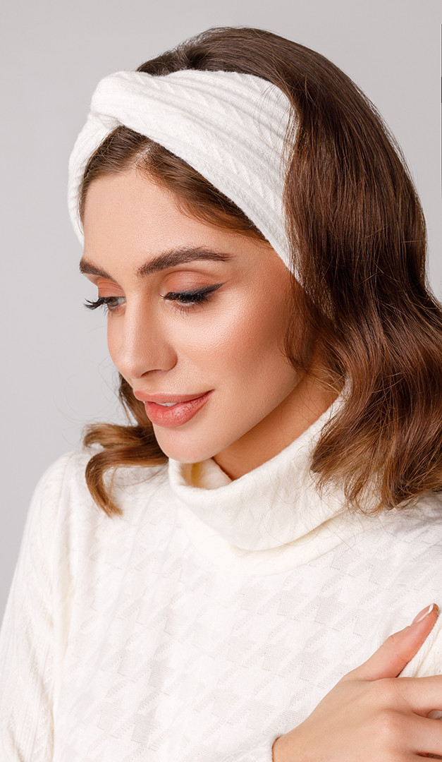 Фото povazka-calma-molocnaa-v-rubcik-02 товару Повязка чалма молочна в рубчик0