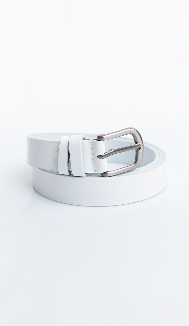 Фото remen-belyj-kozanyj-svetlyj-nikel-25mm-01 товара Ремень белый кожаный светлый никель 25мм