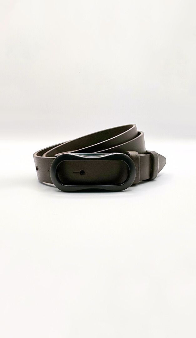 Фото remen-koricnevyj-s-ovalnoj-cernoj-prazkoj-25mm-01 товару Ремінь коричневий з овальною чорною пряжкою 25мм