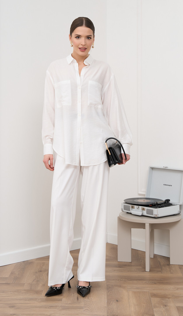 Фото rubaska-zenskaa-s-karmanami-belaa-01 товару Сорочка жіноча з кишенями біла