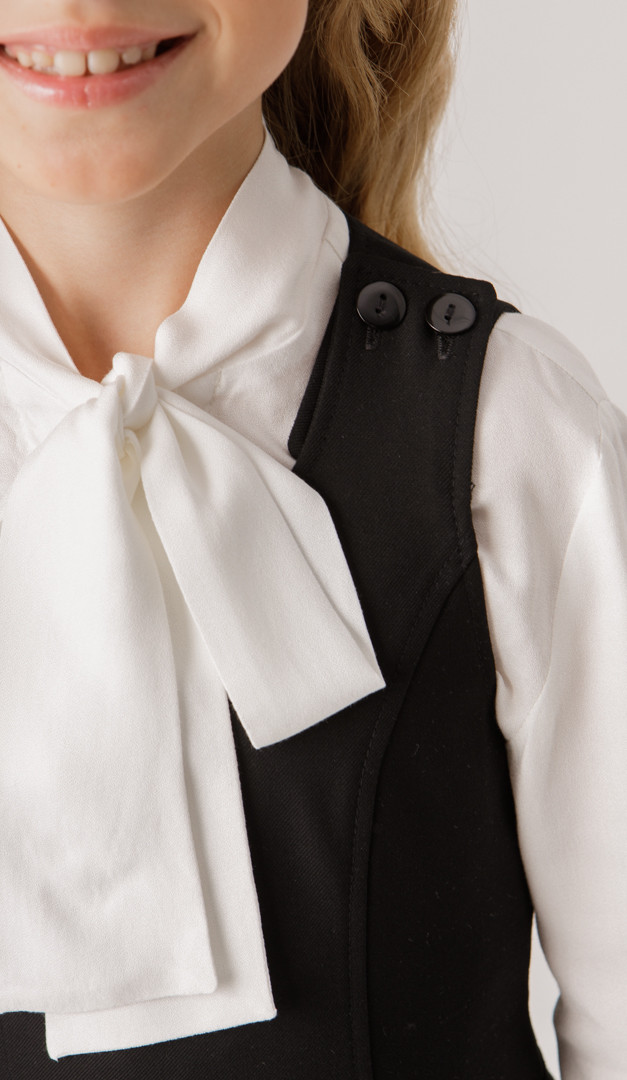 Фото sarafan-dla-devocki-s-figurnoj-otdelkoj-24 товару Сарафан для дівчинки з фігурним оздобленням 2