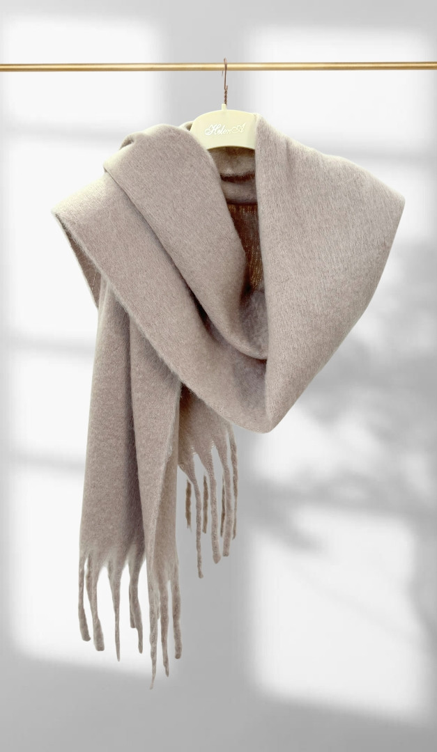 Фото sarf-s-dredami-kapucinovyj-01 товара Шарф с дредами капучиновый