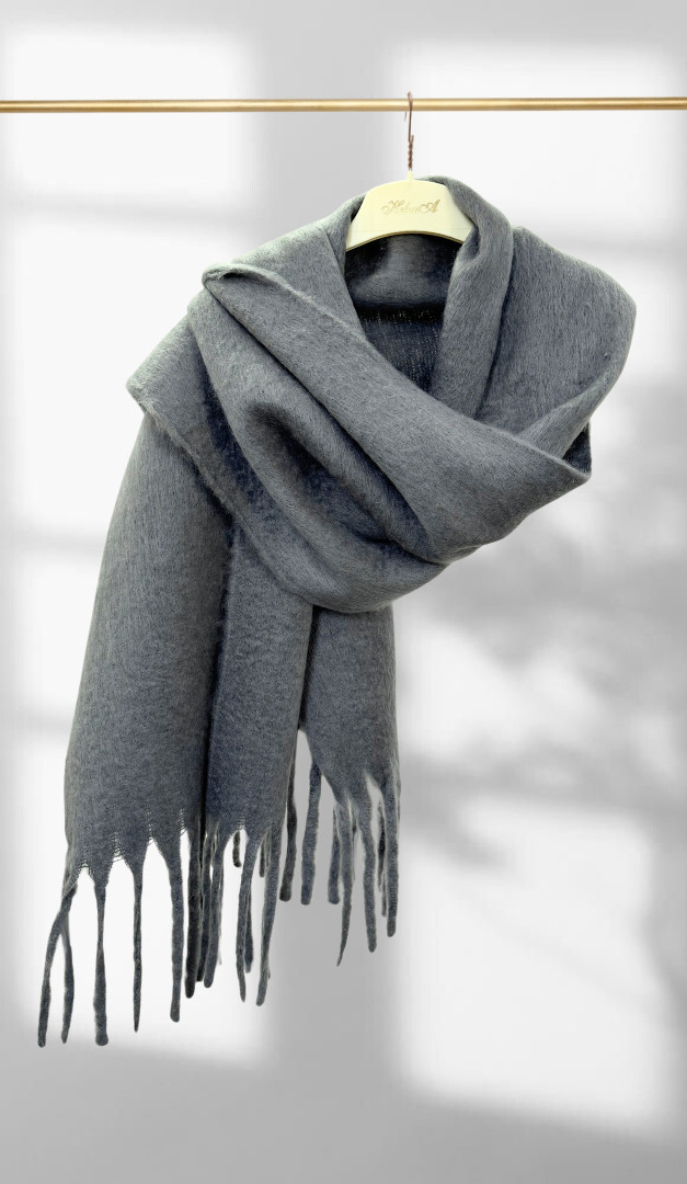 Фото sarf-s-dredami-seryj-01 товара Шарф с дредами серый