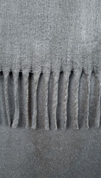 Фото sarf-s-dredami-seryj-02 товара Шарф с дредами серый Фото sarf-s-dredami-seryj-02 товара Шарф с дредами серый