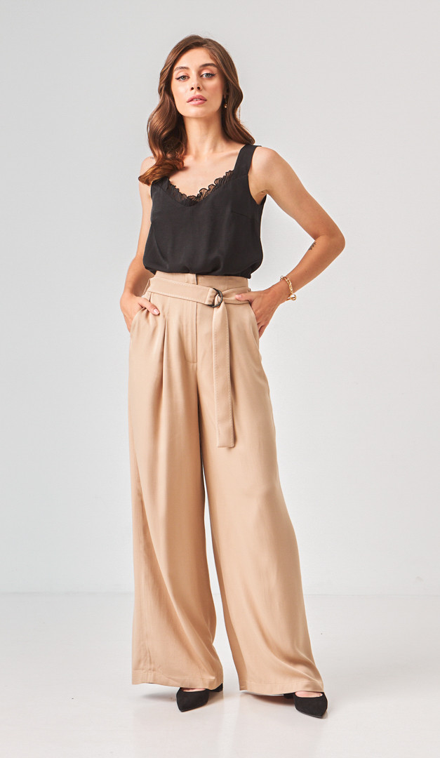 Фото top-cernyj-s-rusej-01 товару Топ чорний з рюшею