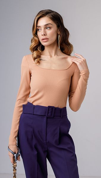 Фото top-s-kvadratnym-vyrezom-karamelnyj-04 товара Топ с квадратным вырезом карамельный0 Фото top-s-kvadratnym-vyrezom-karamelnyj-04 товара Топ с квадратным вырезом карамельный0